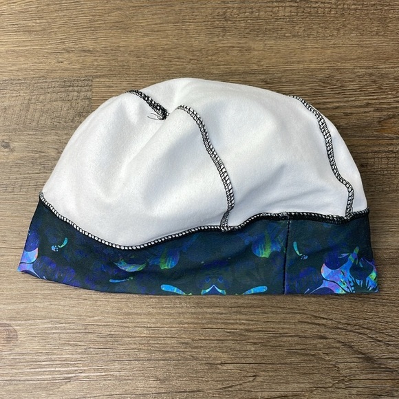 Blackstrap Women’s Range Cap, Ski Snowboard Beanie and Helmet Liner - Picture 5 of 7